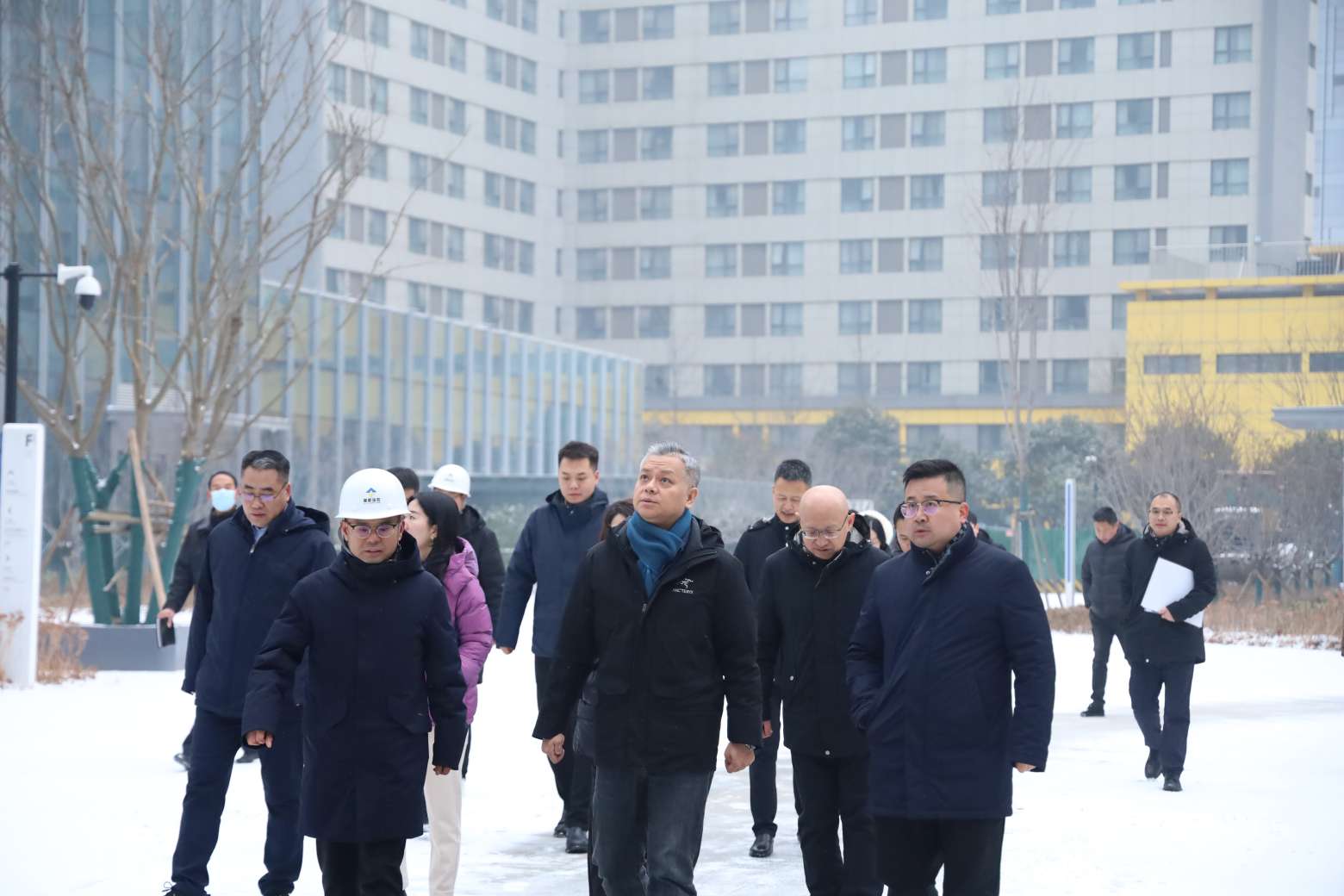 西安高新BETVLCTOR伟德国际1946集团董事长解严带队开展春节前安全检查工作